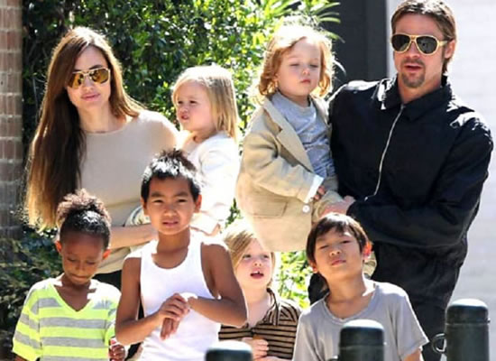 Angelina Jolie accuses Brad Pitt of not paying 'meaningful' child support! Angelina Jolie accuses Brad Pitt of not paying 'meaningful' child support!