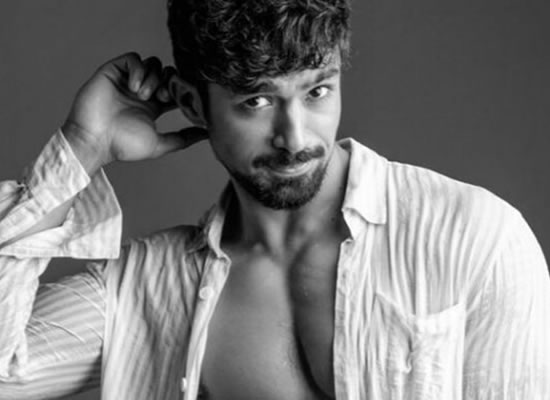 SAQIB'S SET TO WOO! SAQIB'S SET TO WOO!