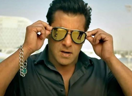 Race 3 has a vibe that earlier Bachchan Saab, Dharmendraji used to do, says Salman Khan! Race 3 has a vibe that earlier Bachchan Saab, Dharmendraji used to do, says Salman Khan!
