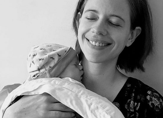 Kalki Koechlin to share a beautiful monochrome pic with her munchkin!