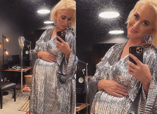 Katy Perry flaunts her growing baby bump in mirror selfies!
