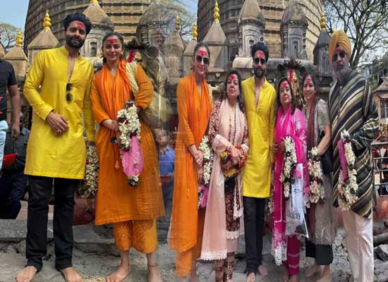 Rakul Preet Singh and Jackky Bhagnani visit Assam's Kamakhya Temple post wedding! Rakul Preet Singh and Jackky Bhagnani visit Assam's Kamakhya Temple post wedding!