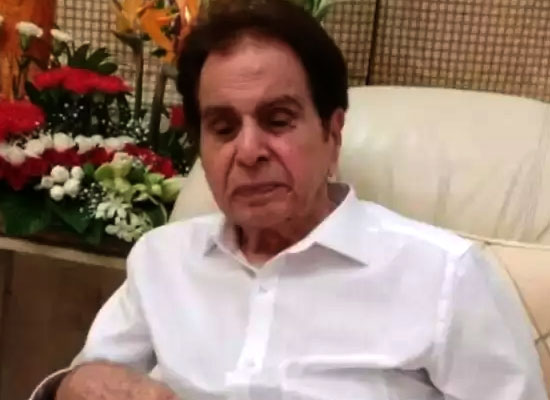 Dilip Kumar put on oxygen support after diagnosed with bilateral pleural effusion!