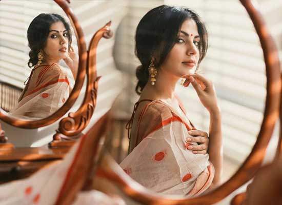 Rhea Chakraborty to flaunt her grandmother's 100-year-old saree on Dussehra!