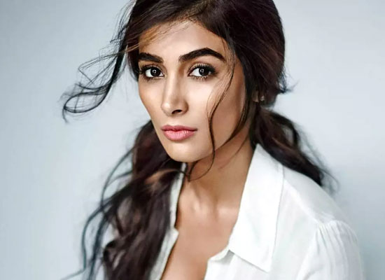 Pooja Hegde tests positive for COVID 19!
