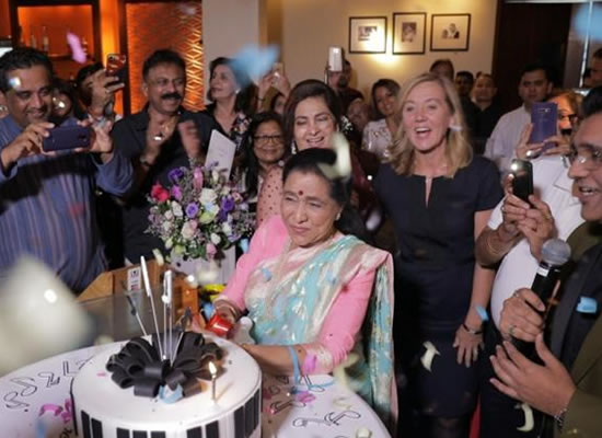 Asha Bhosle to celebrate her birthday in Dubai with family and friends!