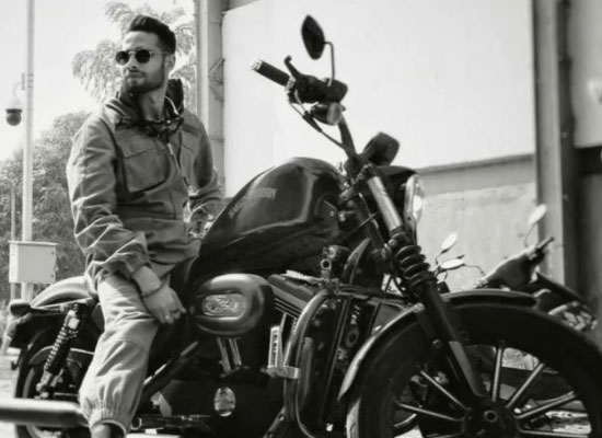 Siddhant Chaturvedi's superbike ride for fans!