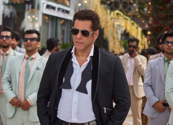 Salman Khan’s suave look from the 'Billi Billi' song! Salman Khan’s suave look from the 'Billi Billi' song!