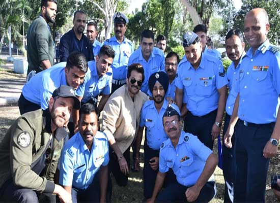 Hrithik Roshan and Anil Kapoor meet real-life Air Force heroes during #ThankYouFighter campaign! Hrithik Roshan and Anil Kapoor meet real-life Air Force heroes during #ThankYouFighter campaign!