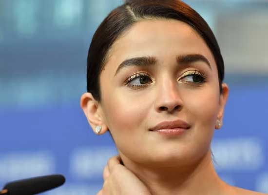 Alia Bhatt opens up on her thought process behind choosing a film!