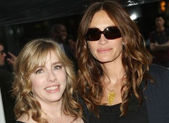 Julia Roberts thanks her sister for having a big heart!