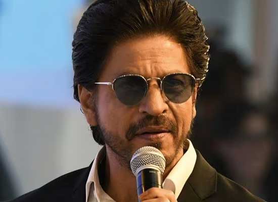 Shah Rukh Khan's Hilarious Reaction to a Fan's Bold Confession!